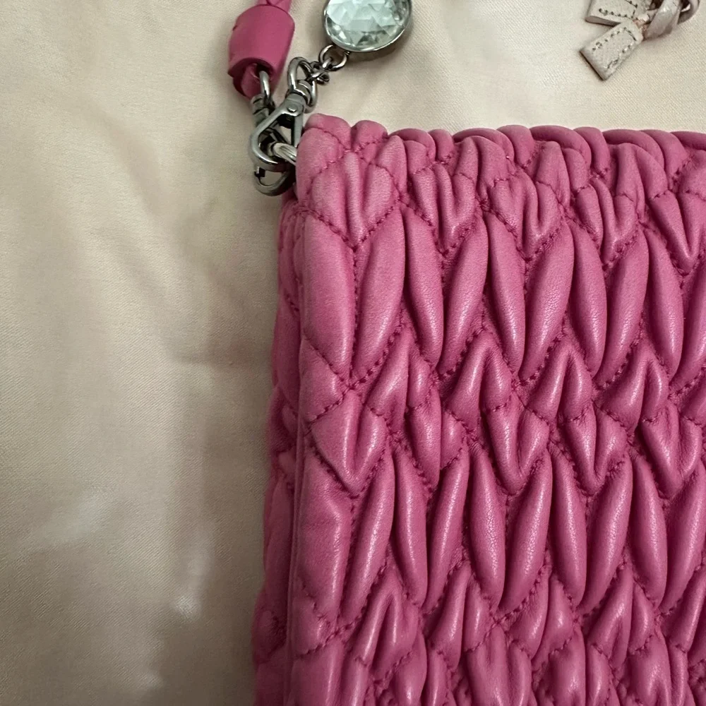 🚫🚫🚫SOLD Miu Miu Pink Matelassé Shoulder Bag - Picture 3 of 11